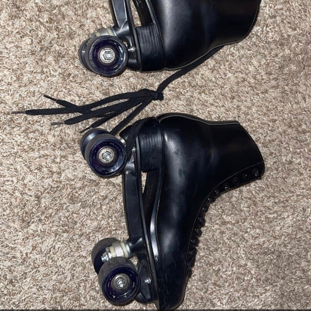 Ridell skates